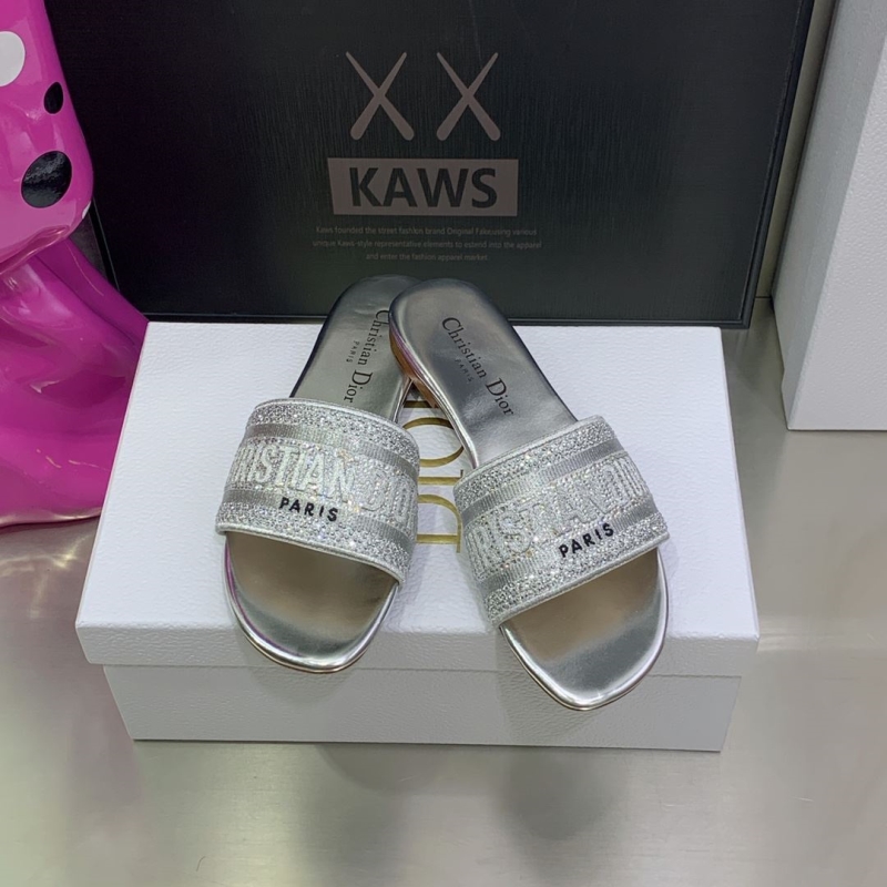 ch**an D*or slippers